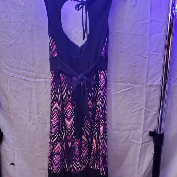 Dress - Picture 3 of 4